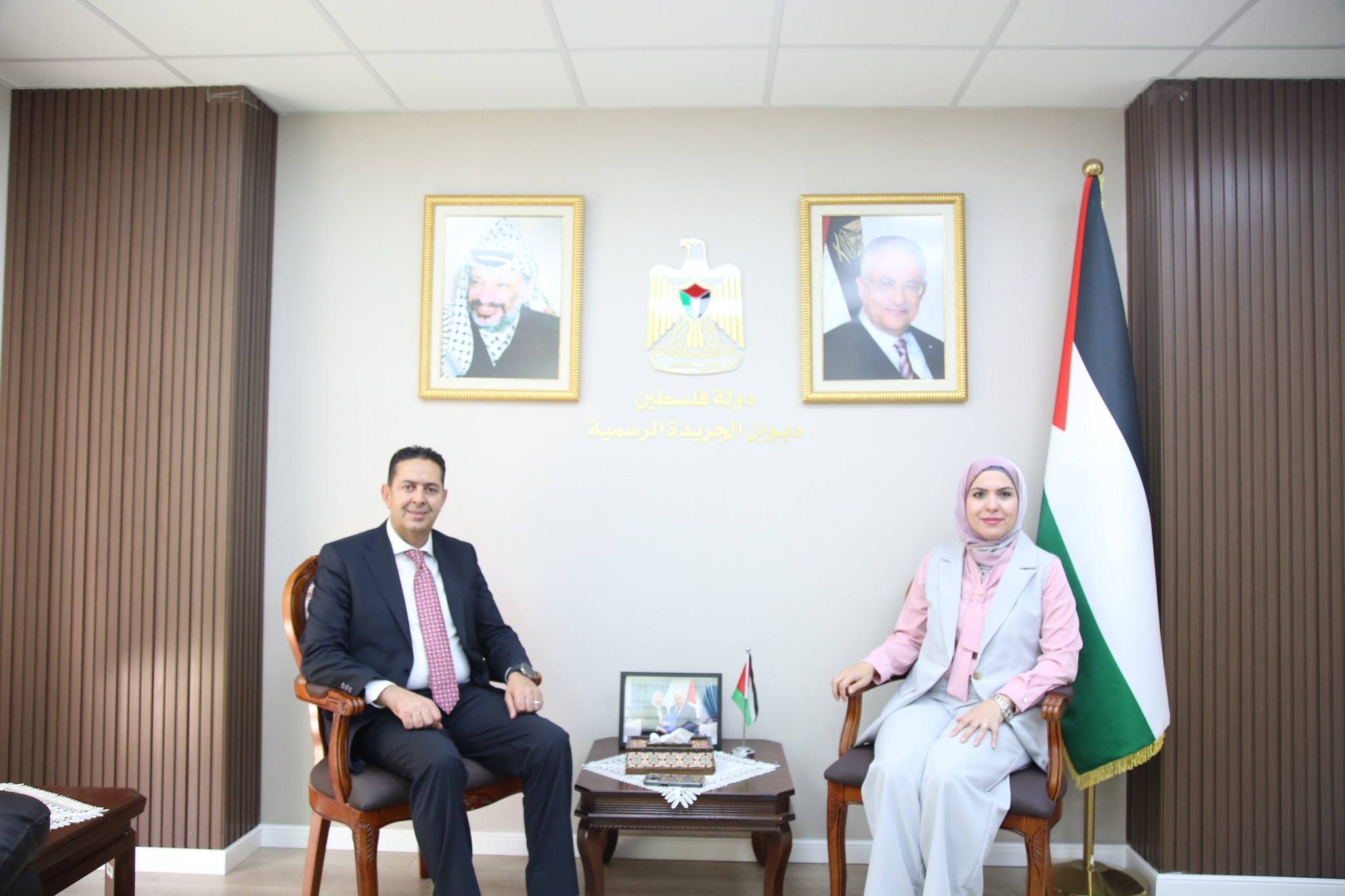 رئيس ديوان الجريدة الرسمية يبحث سبل التعاون المشترك مع رئيس جامعة فلسطين الاهلية