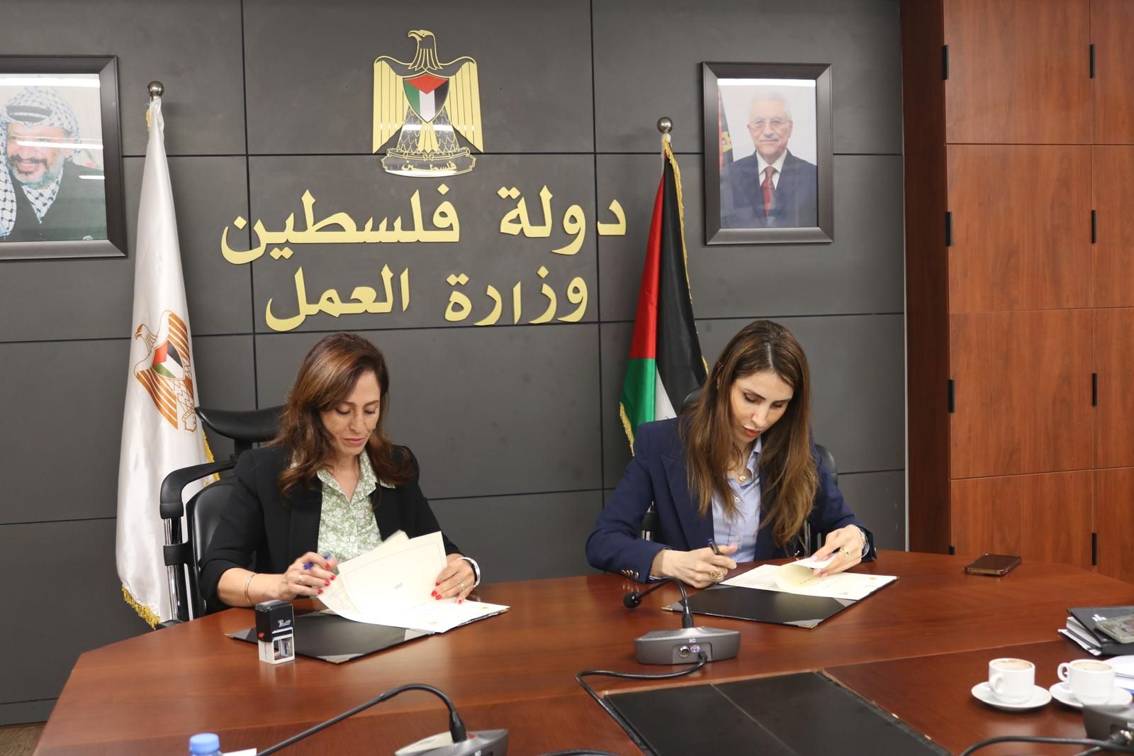 وزارة العمل ومنتدى الفنون البصرية يوقعان مذكرة تفاهم لدعم الشباب في التعليم المهني لقطاع الفنون