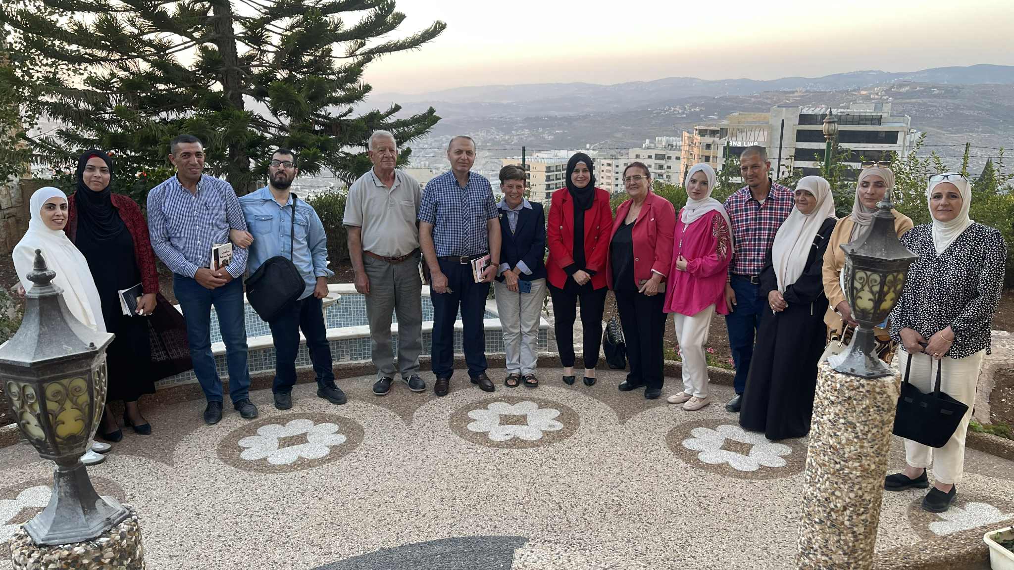 الصالون الثقافي يحتفي بمرور واحدٍ وعشرين عامًا على انطلاقته بندوة أدبية جديدة في نابلس