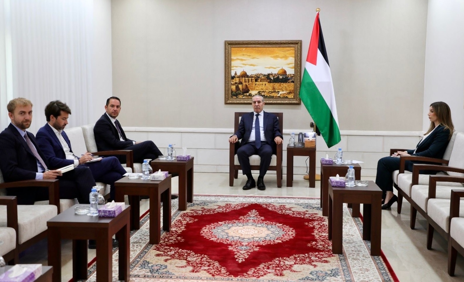 حسين الشيخ يبحث مع القنصل الفرنسي مستجدات مؤتمر نيويورك