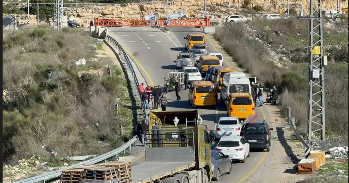 الاحتلال يواصل إغلاق الحواجز وتشديد حصاره شمال رام الله