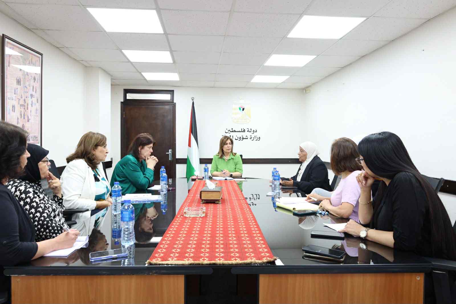 وزارة شؤون المرأة وجمعية النجدة الاجتماعية تناقشان دراسة "اصوات منسية في زمن الابادة"