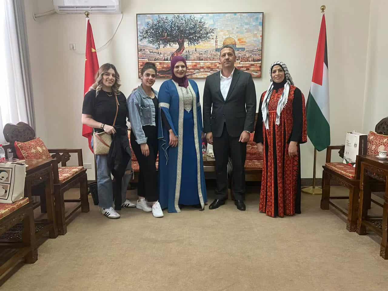 سفارة فلسطين في الصين تستقبل وفد اتحاد نضال المرأة الفلسطينية المشارك في دورة تدريبية حول التحديث الصيني ومبادرة التنمية العالمية