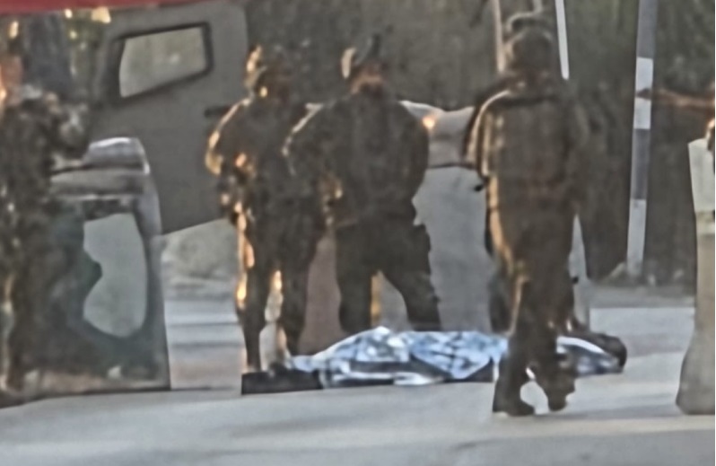 جنود الاحتلال يعدمون شابا على حاجز عسكري بنابلس
