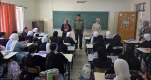 الضابطة الجمركية تقدم محاضرات توعوية لطالبات مدارس محمد علي المحتسب الثانوية وبركات الأساسية في الخليل