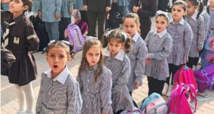 التوجيه السياسي والوطني للقدس ورام الله يشارك في مراسم رفع ‏العلم في مدرسة الكرامة