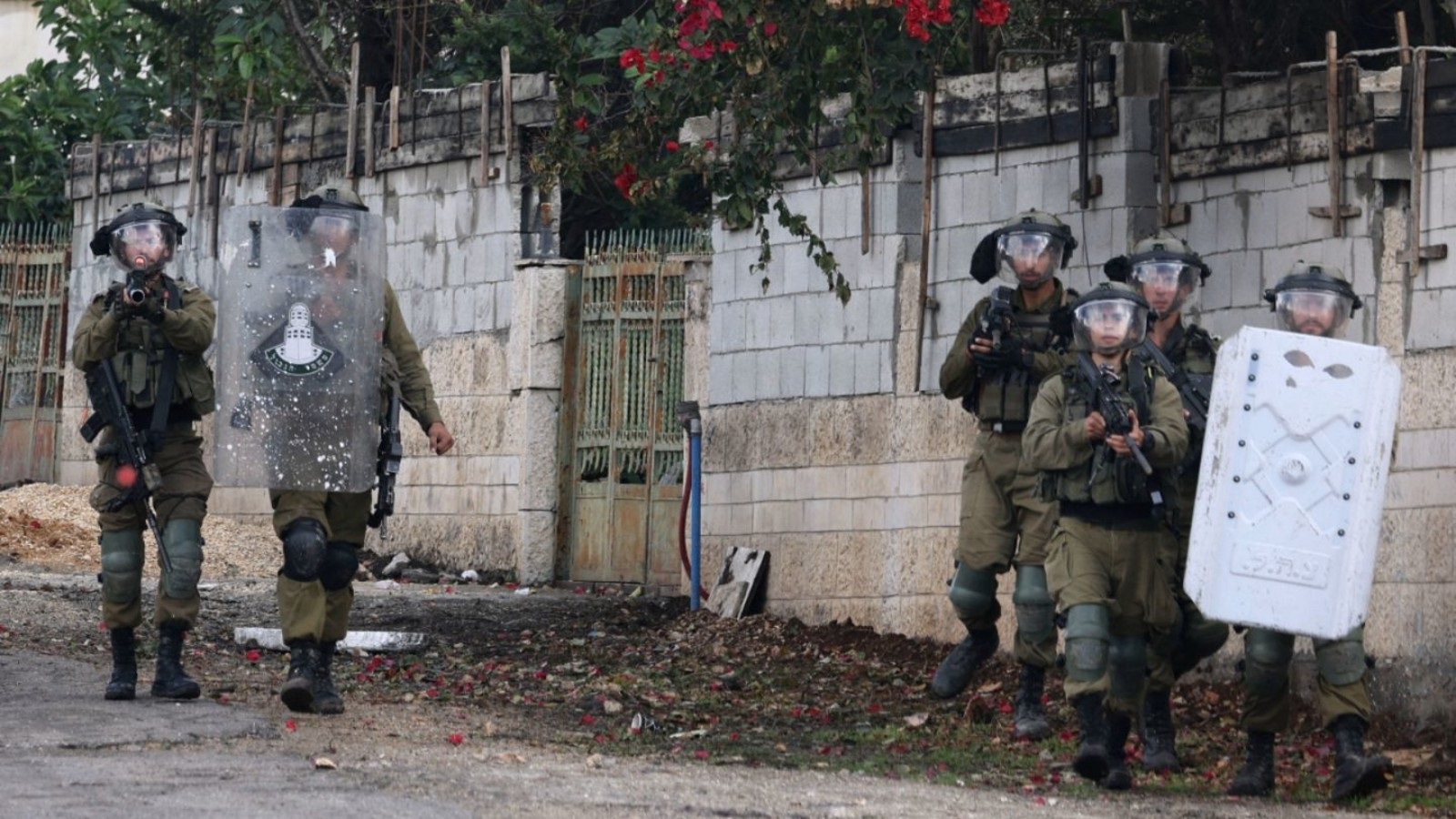 إصابة طفل برصاص الاحتلال في مخيم قلنديا شمال القدس
