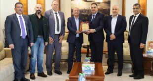 اللواء الخطيب يستقبل د. أبو هولي لبحث تعزيز الوعي بقضية اللاجئين وحق العودة