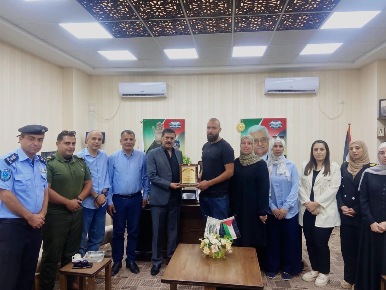 التوجيه السياسي في نابلس يشارك في اجتماع وحدة النوع الاجتماعي ويهنئ مدير الأمن الوقائي الجديد
