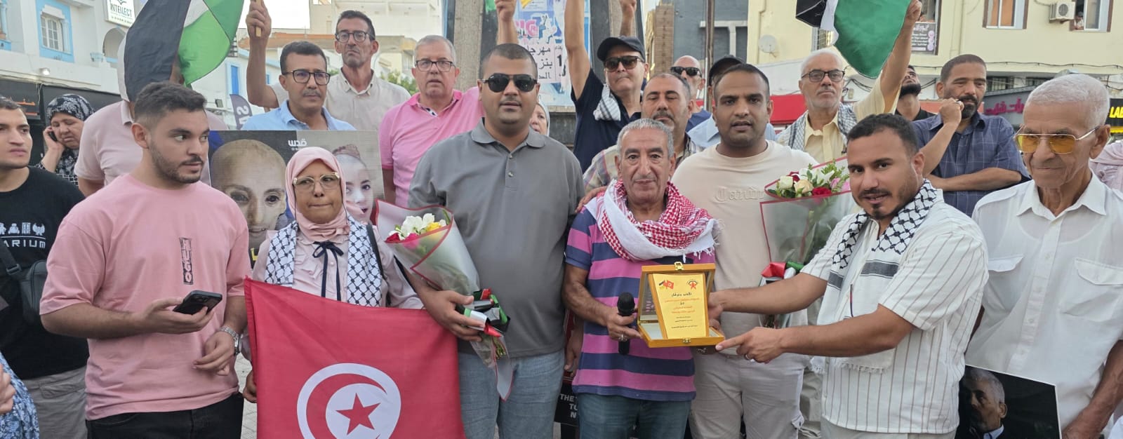 تونس : الجبهة الديمقراطية تكرم المناضل الحقوقي خالد بوجمعة