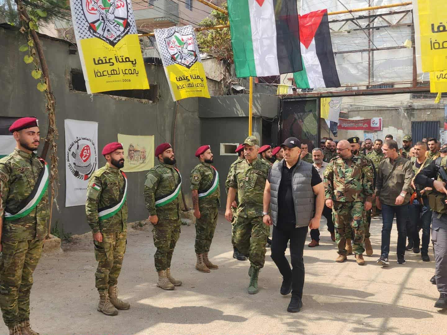 قائد قوات الأمن الوطني الفلسطيني يتفقد منطقة شمال لبنان والمخيمات ويعقد اجتماعات قيادية
