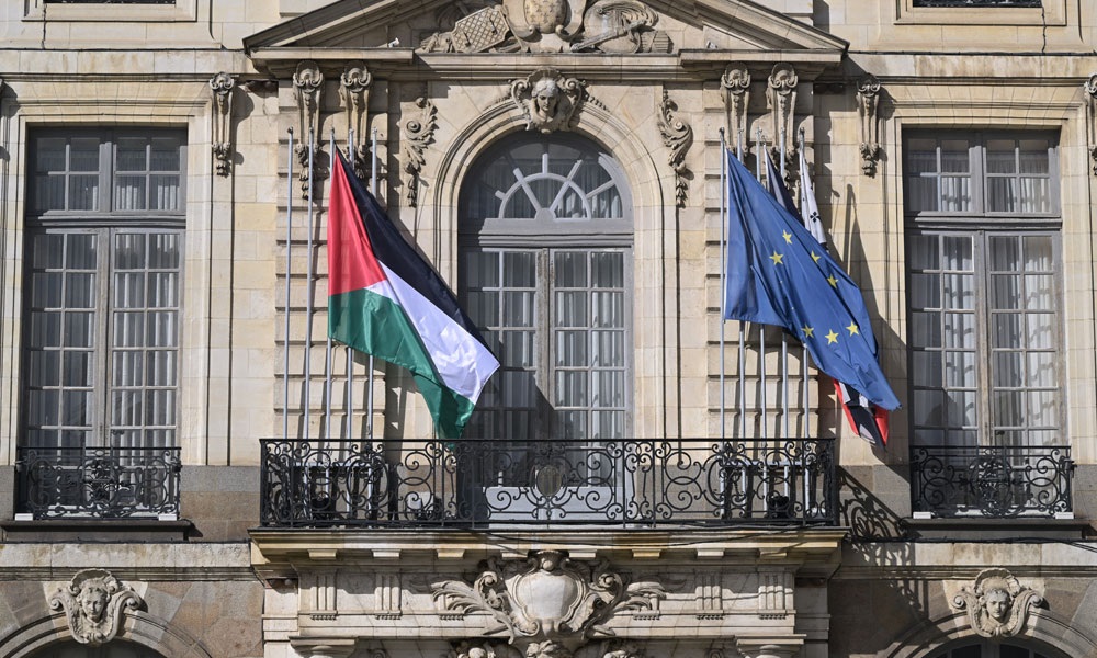 21 بلدية فرنسية ترفع العلم الفلسطيني وإضاءة برج إيفل تزامنا مع اعتراف باريس بدولة فلسطين في الأمم المتحدة
