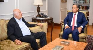 جبريل الرجوب يطلع وزير خارجية مصر على آخر المستجدات السياسية