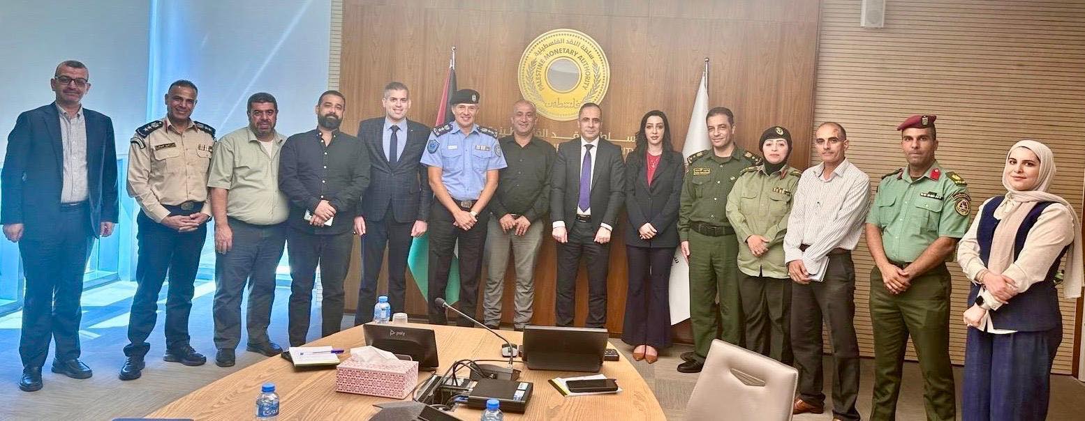لجنة العلاقات العامة والإعلام العليا في المؤسسة الأمنية تلتقي نائب محافظ سلطة النقد الأخ محمد مناصرة