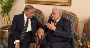 الرئيس محمود عباس يلتقي رئيس الوزراء الباكستاني في الدوحة