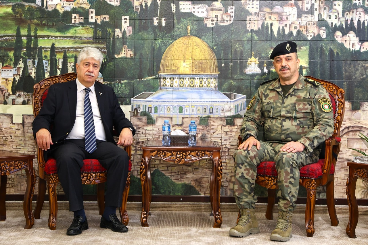 قائد قوات الأمن الوطني الفلسطيني اللواء العبد ابراهيم خليل يستقبل د. أحمد مجدلاني لبحث سبل تعزيز التعاون المشترك