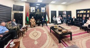 وزير الأوقاف يلتقي محافظ قلقيلية ويبحثان ملفات المساجد والأراضي الوقفية