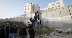 استشهاد عامل برصاص الاحتلال قرب جدار الفصل العنصري في الرام شمال القدس