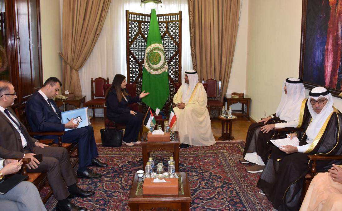 وزيرة الخارجية والمغتربين بدولة فلسطين تلتقي نظيرها الكويتي