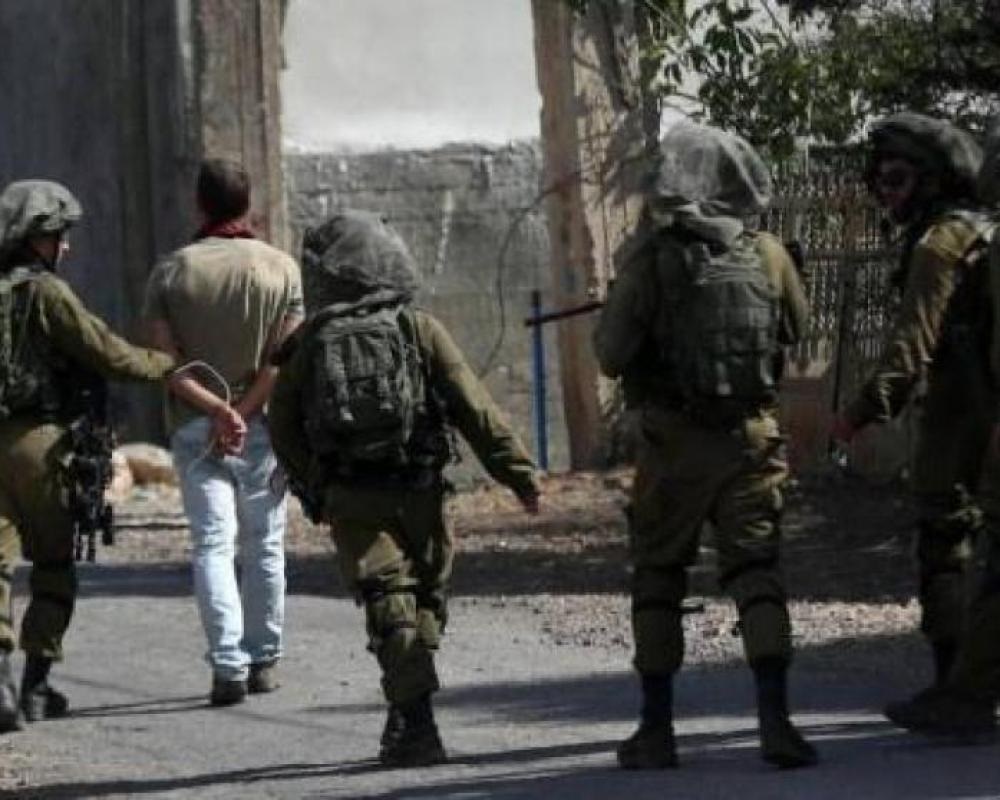 الاحتلال يعتقل شقيقين من بيت عنان شمال غرب القدس