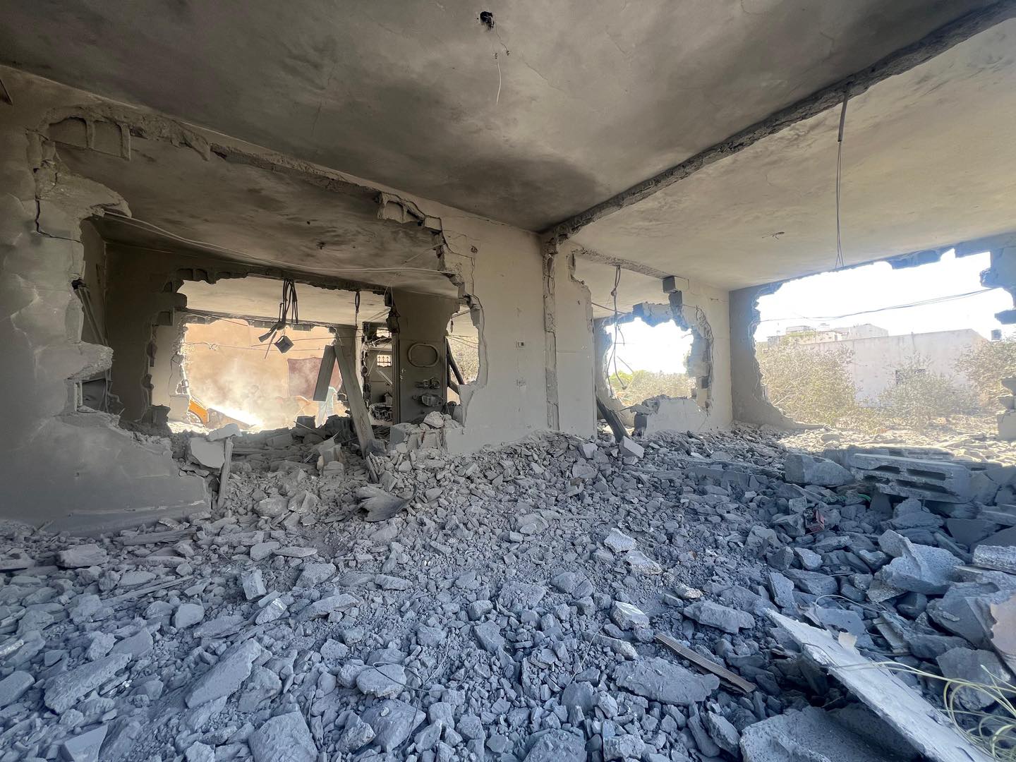 الاحتلال يفجر منزل شهيدين في طوباس