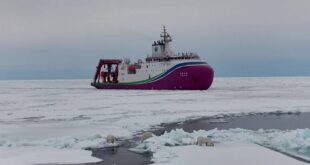 بعثة الغوص الصينية المأهولة تستكشف أعماق القطب الشمالي