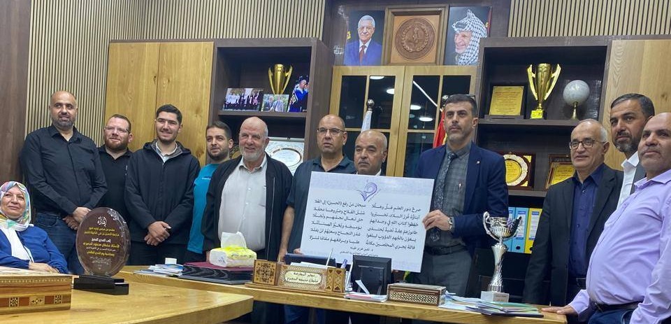 نادي أحباب اللغة العربية يزور مدرسة الحسين بن علي الثانوية في الخليل لتعميق التعاون الثقافي