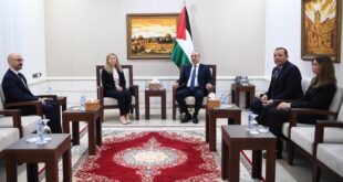 نائب الرئيس حسين الشيخ يتلقي بالقنصل البريطانية العامة هيلين وينترتون