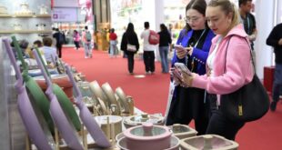 الصين : معرض كانتون يستقطب عددا قياسيا من المشترين العالميين