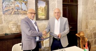 السياحة والآثار ومعهد "أريج" يوقعان مذكرة تفاهم لتكثيف الوعي بأهمية المواقع الأثرية والتاريخية