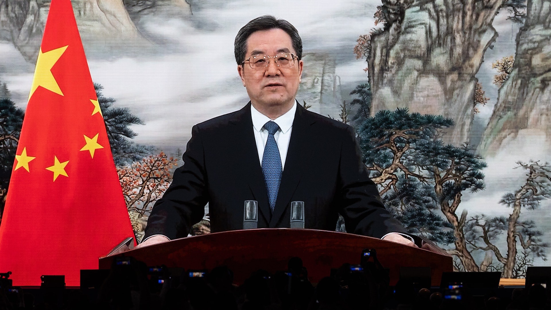 نائب رئيس مجلس الدولة الصيني يزور أوروغواي والبرازيل ويحضر قمة بيليم للمناخ كمبعوث خاص للرئيس شي