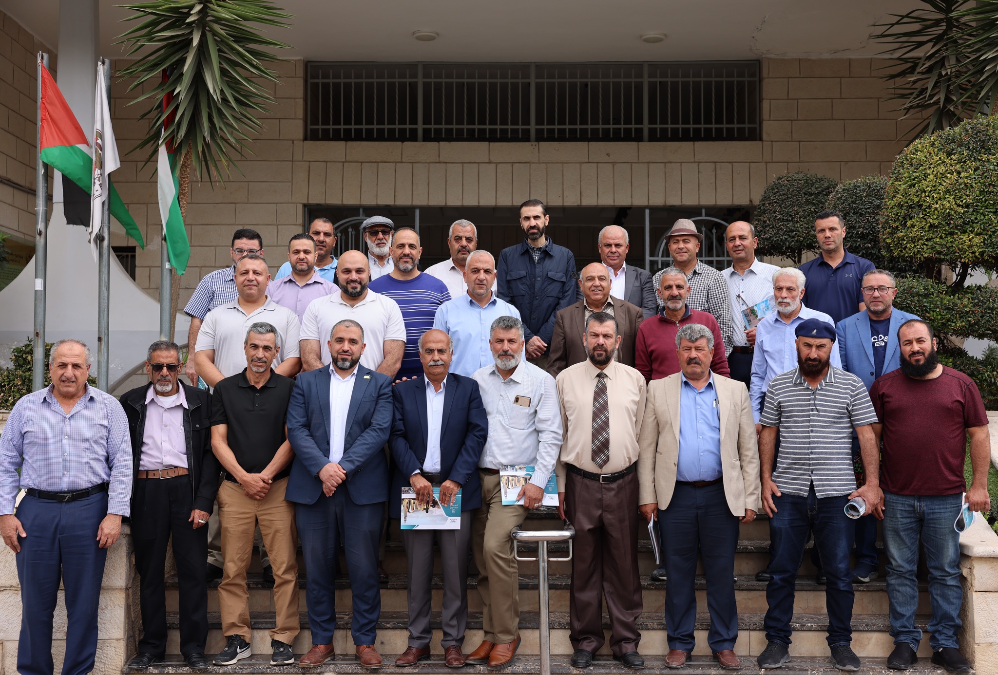 وفد بلديات شرقي البيرة يهنئ رئيس البلدية إسلام الطويل بالإفراج عنه من سجون الاحتلال