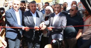 محافظ الخليل خالد دودين يفتتح فعاليات يوم التراث الفلسطيني في إذنا