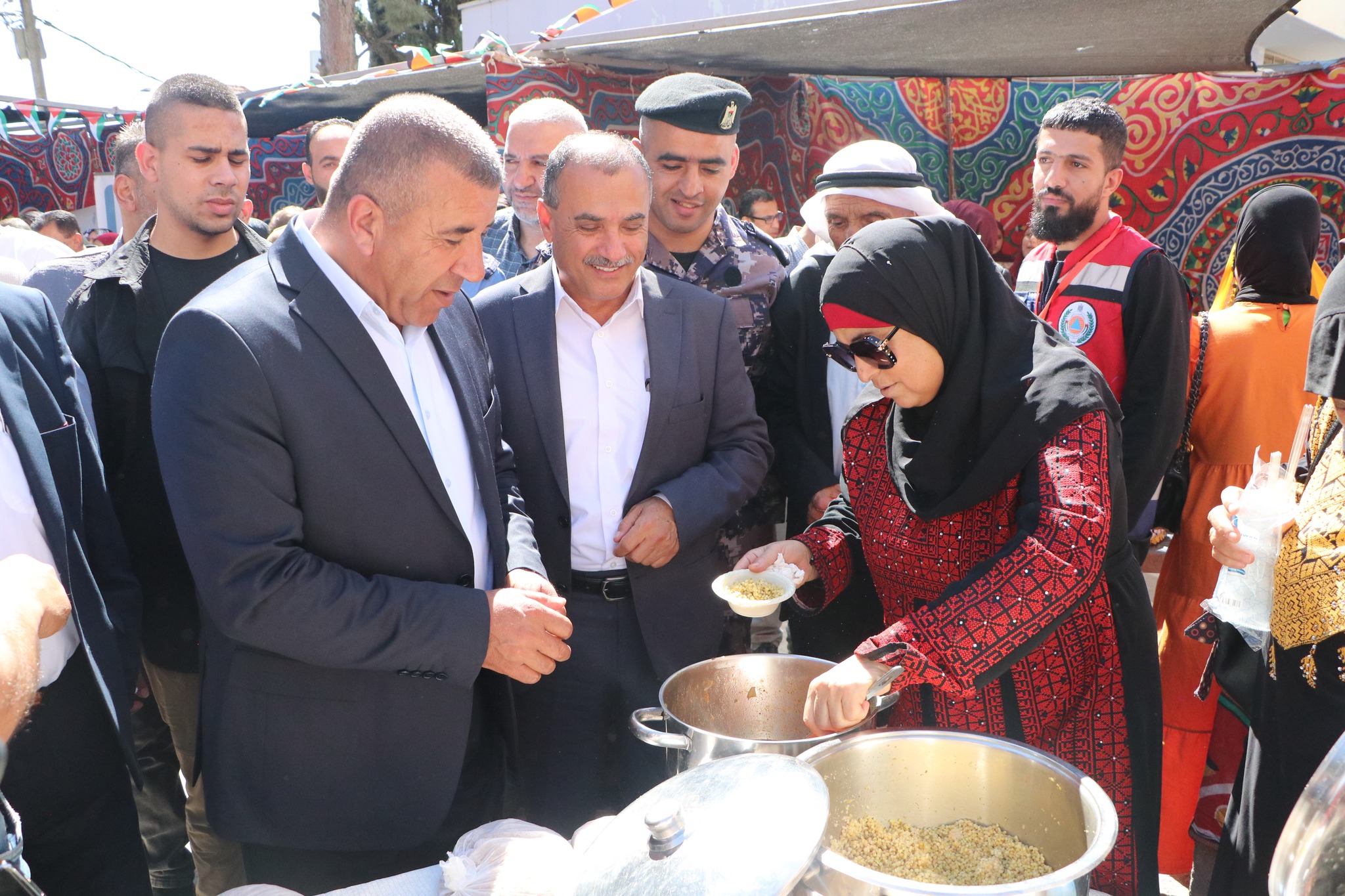 محافظ الخليل خالد دودين يفتتح فعاليات يوم التراث الفلسطيني في إذنا