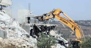 جرافات الاحتلال تهدم منزلا في المغير شمال شرق رام الله