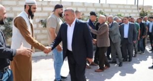 محافظ الخليل خالد دودين ووزير الزراعة يتفقدان احتياجات المزارعين في بلدة السموع
