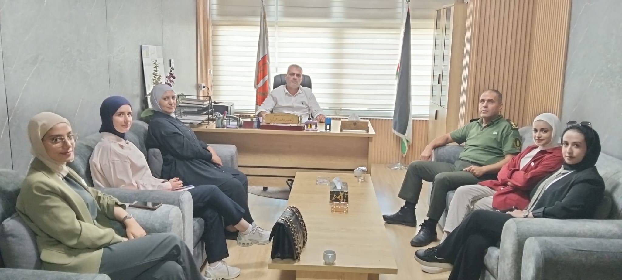 التوجيه السياسي في الخليل يلتقي الارتباط العسكري