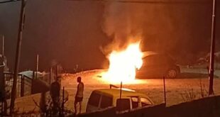 مستوطنون يحرقون مركبتين في بلدة عطارة شمال رام الله