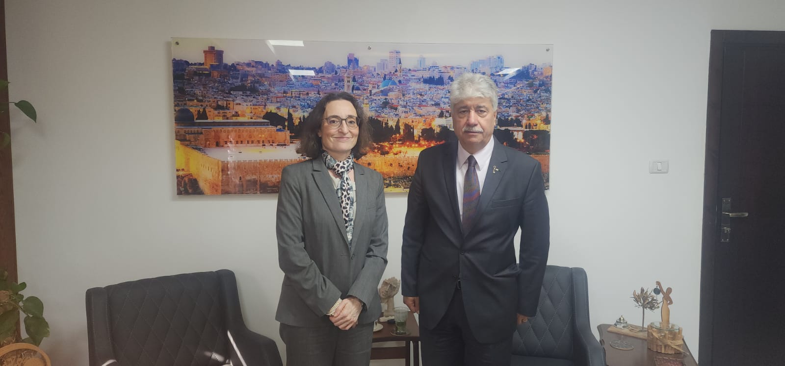 د. مجدلاني : يطلع القنصل البلجيكي العام على آخر مستجدات السياسية