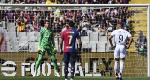 تشيزني يكشف سر تصديه لركلة جزاء مبابي في مباراة الكلاسيكو