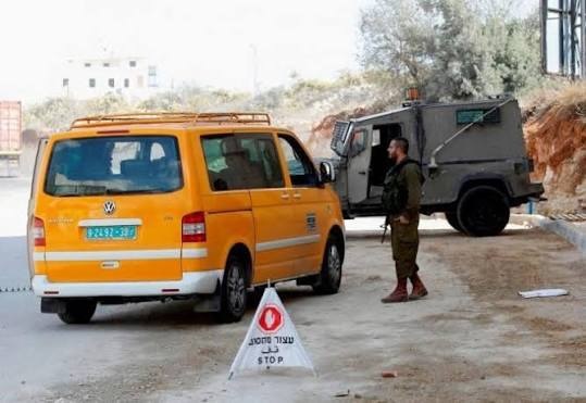حاجزان عسكريان للاحتلال يعيقان حركة المواطنين في فرعتا شرق قلقيلية