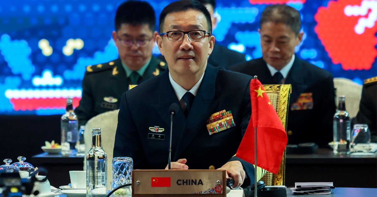 وزير الدفاع الصيني دونغ جيون يلتقي نظيره الأمريكي في ماليزيا