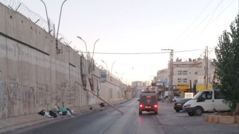 إصابة مواطن برصاص الاحتلال في بلدة الرام شمال القدس