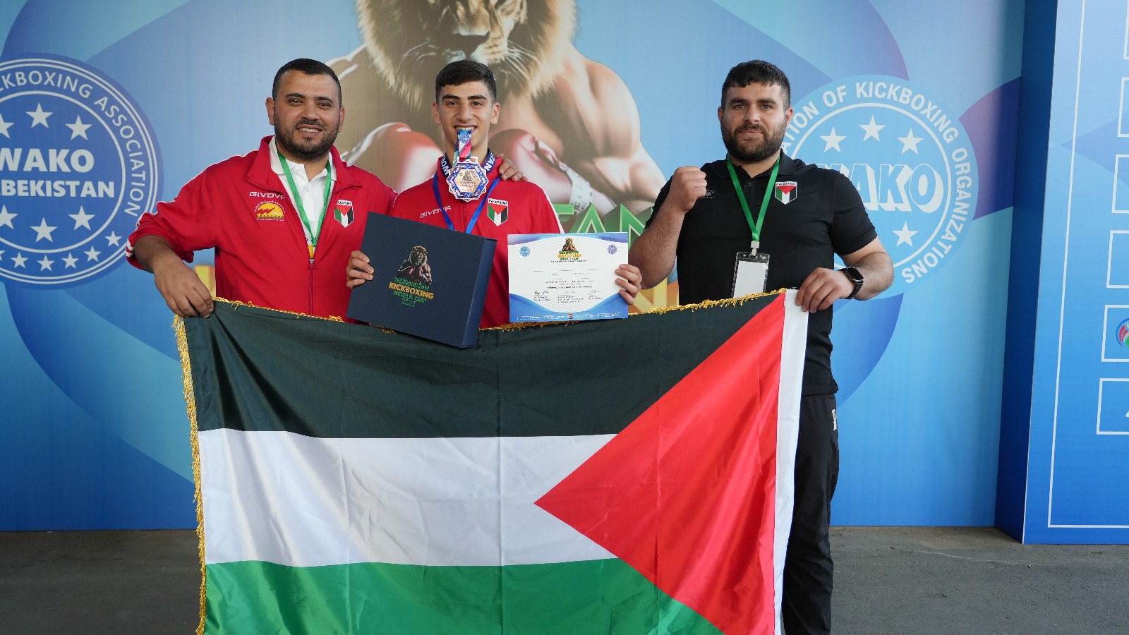 فلسطين تحرز ميدالية فضية في كأس العالم المفتوحة للكيك بوكسينغ