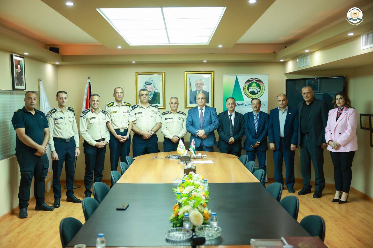 الضابطة الجمركية و جامعة القدس المفتوحة توقعان اتفاقية تعاون في مجالات التدريب والبحث العلمي والتوعية المجتمعية