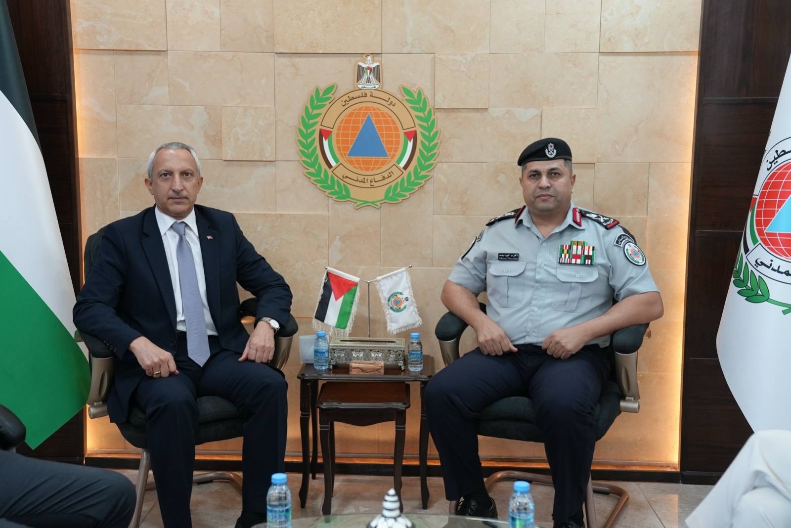مدير عام الدفاع المدني يبحث مع السفير التركي سبل تعزيز التعاون المشترك