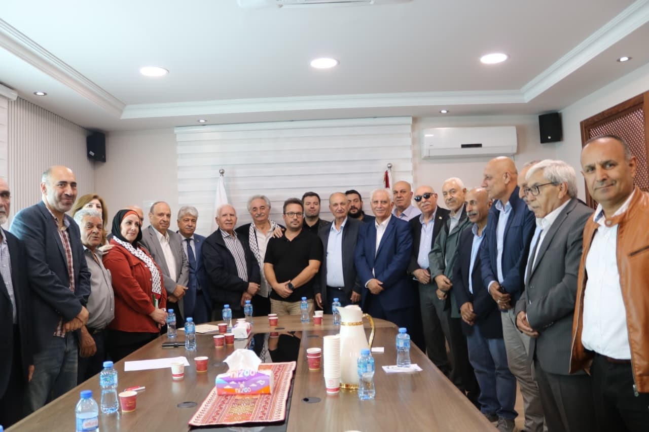 في إطار تعزيز التعاون والتضامن بين الشعبين .. منظمة التحرير تستقبل رئيس الوفد العمالي الدولي اليوناني
