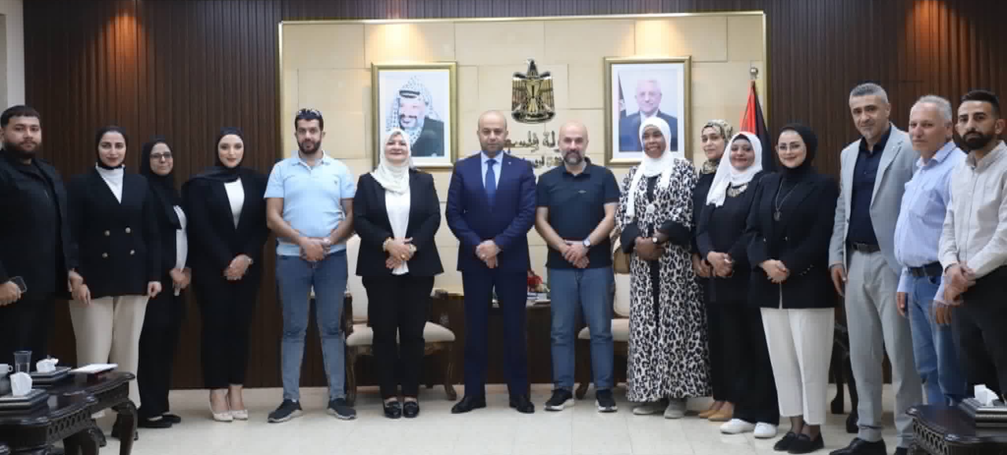 محافظ أريحا والأغوار يستقبل مسؤولة وحدة النوع الاجتماعي في جهاز المخابرات