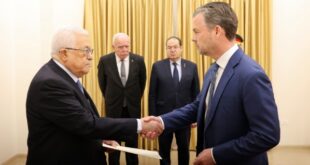 الرئيس محمود عباس يتقبل أوراق اعتماد سفير ايرلندا لدى فلسطين