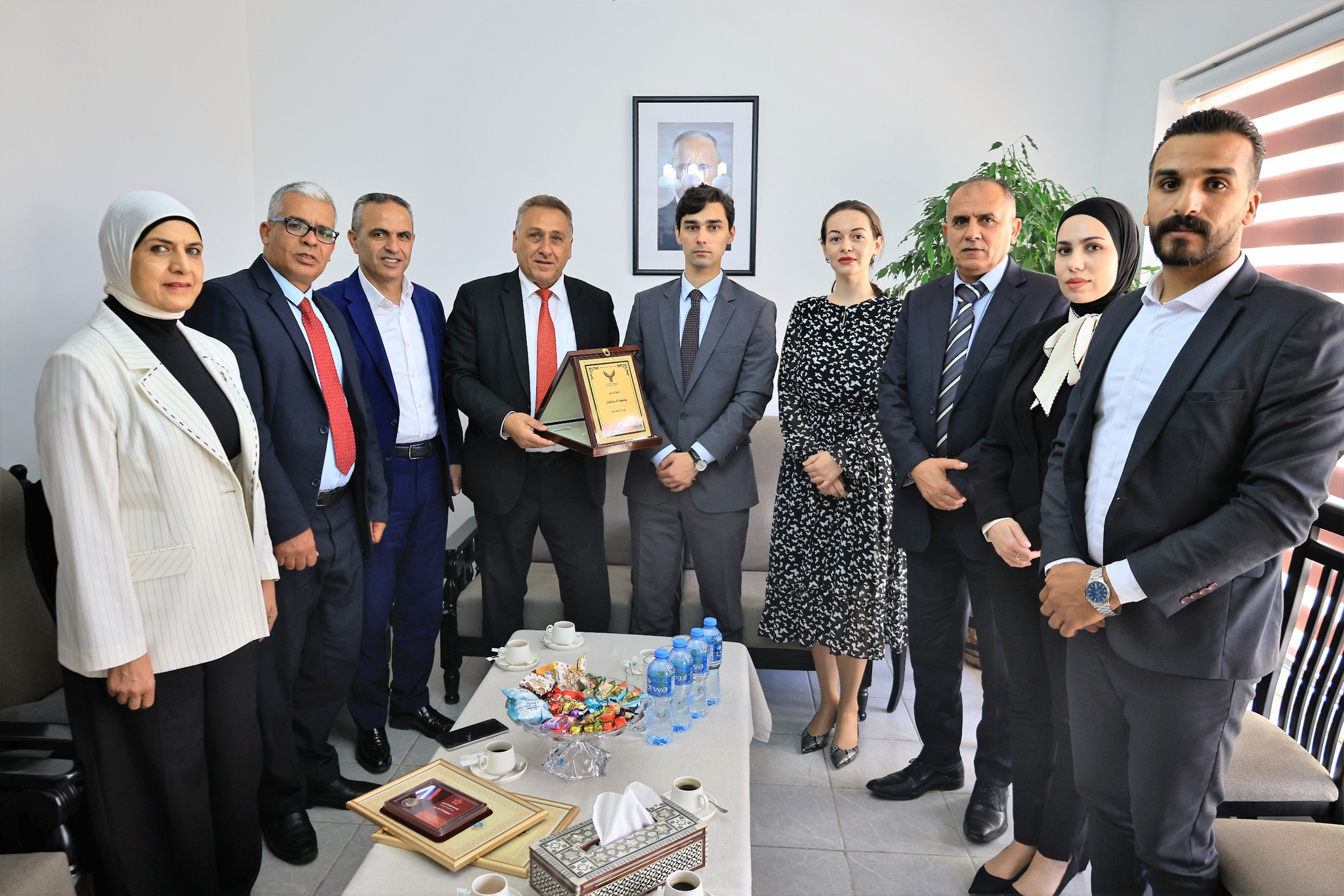 مجلس الدوما الروسي ومنظمة "نحن روس" يمنحان جامعة الاستقلال وسامي شرف رفيعي المستوى